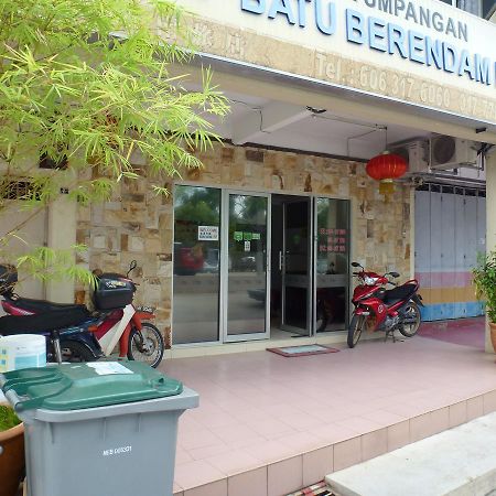 Batu Berendam Inn Kampong Sungai Putat 외부 사진
