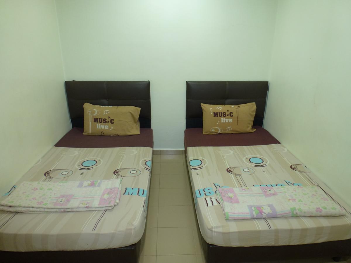 Batu Berendam Inn Kampong Sungai Putat 외부 사진
