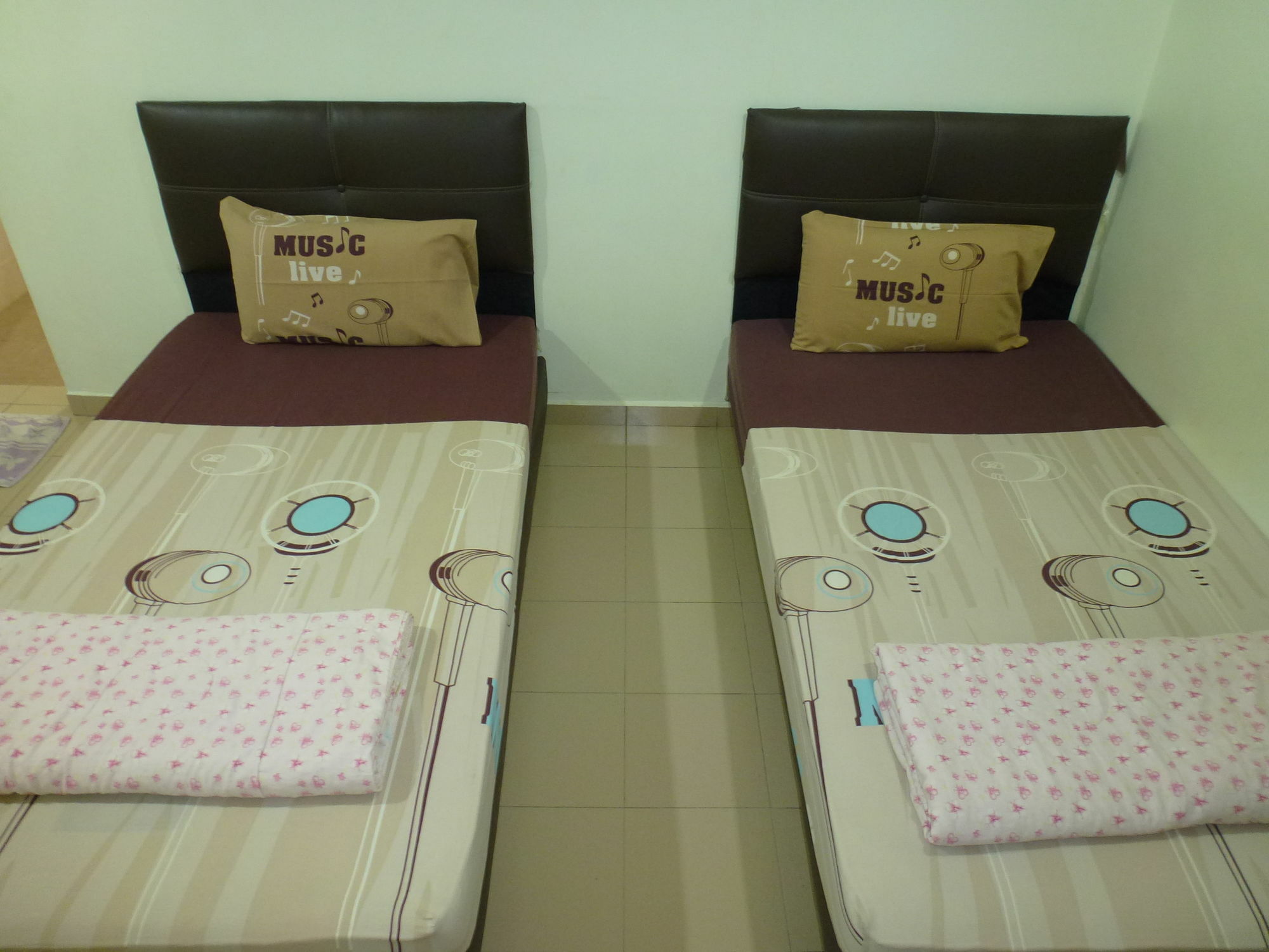 Batu Berendam Inn Kampong Sungai Putat 외부 사진